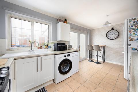 24 Brookmead, Southwick, Trowbridge, BA14 9QJ