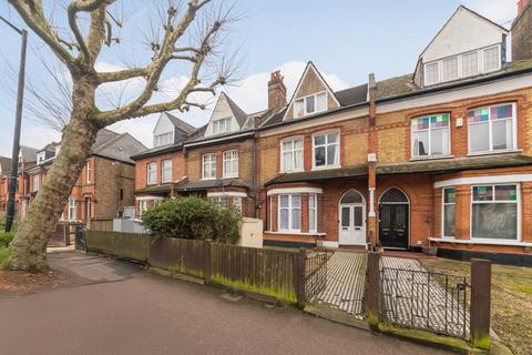 3 bedroom flat for sale, Lordship Lane,  London, SE22