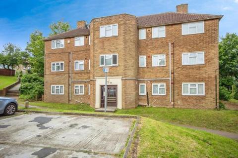 2 bedroom flat for sale, Cordelia Crescent, Rochester