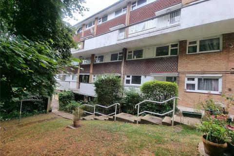 Flat share to rent, Colesmead Road, Redhill, Surrey, RH1