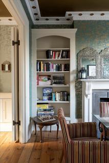 4 bedroom terraced house for sale, St. Peter's Street, London, N1