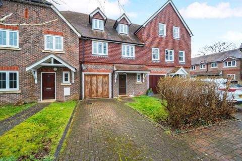 Reris Grange Close, Godalming GU8