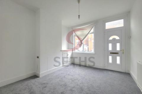 2 bedroom terraced house to rent, Hawthorne Street, Leicester LE3