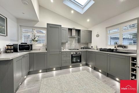 22 Platts Drive, Irlam, Manchester, M44 6NF