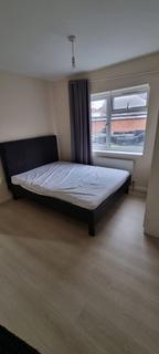 2 bedroom flat to rent, COLLIER ROW LANE, ROMFORD, RM5