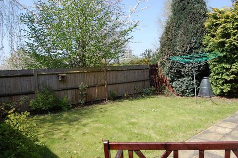 1 bedroom flat to rent, Ivybridge Close, Twickenham TW1