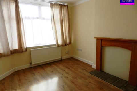 2 bedroom maisonette to rent, Inverness Avenue, Enfield EN1