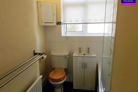 2 bedroom maisonette to rent, Inverness Avenue, Enfield EN1