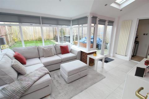 6 Chestnut Walk, Liverpool, L31 1LL