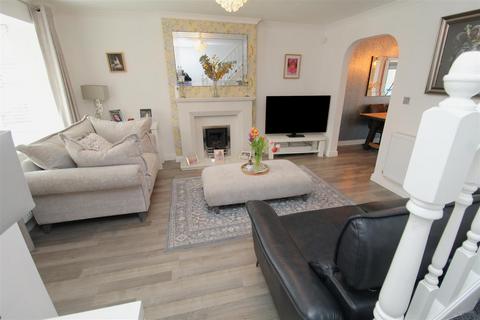 6 Chestnut Walk, Liverpool, L31 1LL