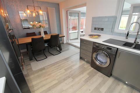 6 Chestnut Walk, Liverpool, L31 1LL