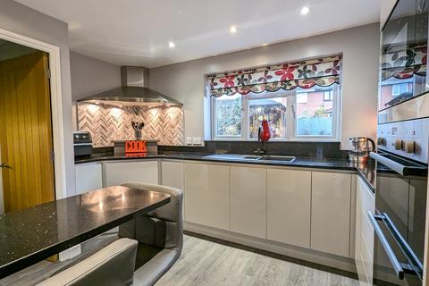 4 bedroom detached house for sale, Farne Avenue, Worcester WR5