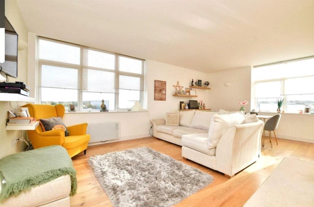 Lounge/Diner/Kitchen