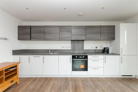 3 bedroom flat to rent, Marner Point, Jefferson Plaza, London