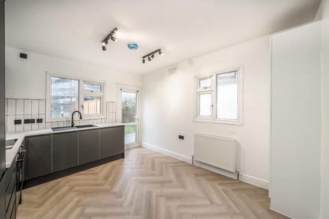 2 bedroom maisonette for sale, Midmoor Road, London SW12