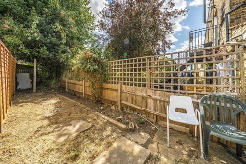 33 Midmoor Road, London, SW12 0EW