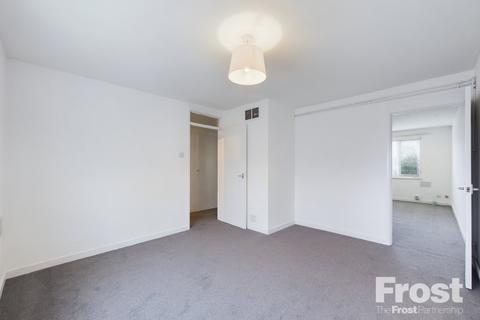 70 Whitley Close, Stanwell, Staines-upon-thames, TW19 7EZ