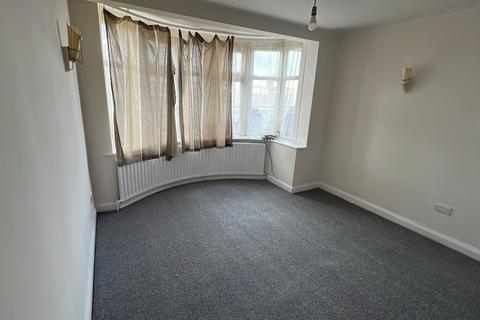 1 bedroom in a house share to rent, Leaver Gardens, Greenford UB6