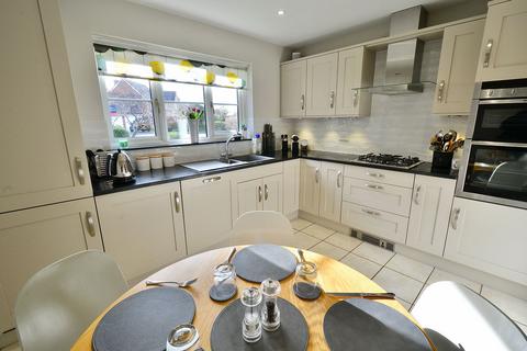 4 bedroom detached house for sale, Priors Grange, Salford Priors, WR11 8XP