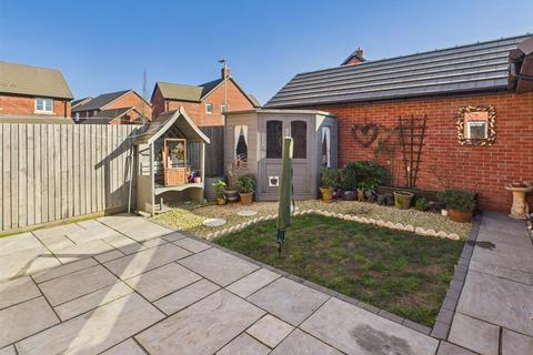 4 bedroom semi-detached house for sale, Redshank Way, Hardwicke, Gloucester