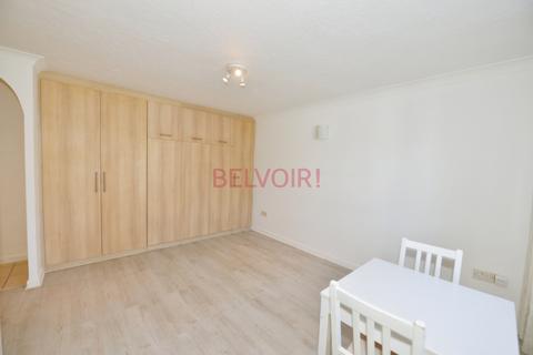 Studio to rent, Kitchener Road, Southampton SO17