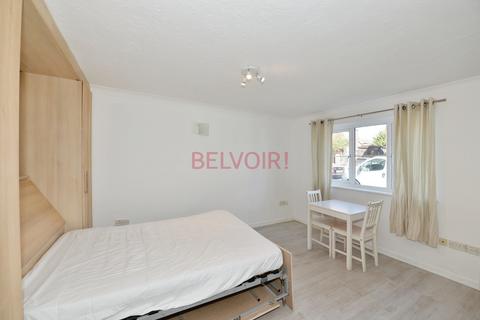 Studio to rent, Kitchener Road, Southampton SO17