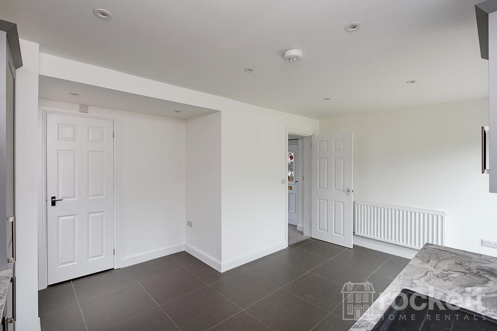 6 Station Rd gwi 5645