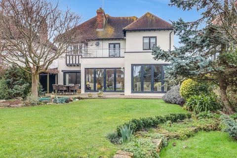 5 bedroom detached house for sale, Parkanaur Avenue, Thorpe Bay SS1