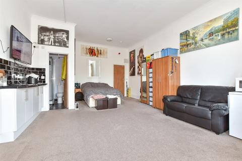 3 bedroom apartment for sale, Trinity Crescent, Folkestone, Kent