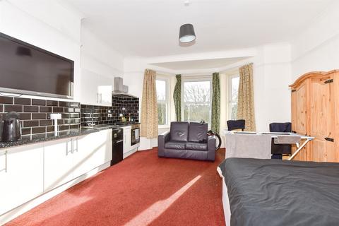 3 bedroom apartment for sale, Trinity Crescent, Folkestone, Kent