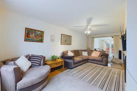 5 bedroom detached house for sale, Scarborough Road, Bridlington