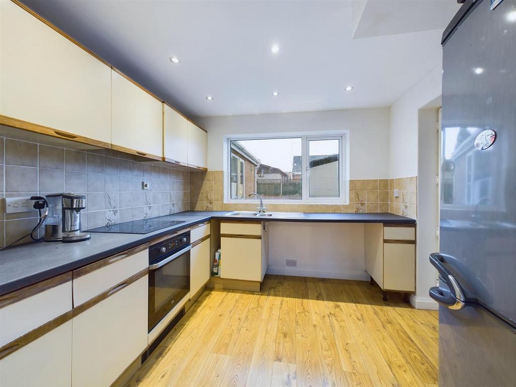Kitchen: