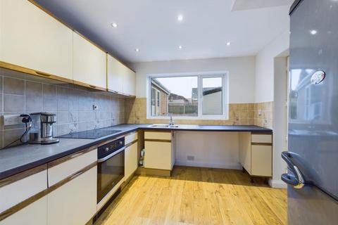 5 bedroom detached house for sale, Scarborough Road, Bridlington