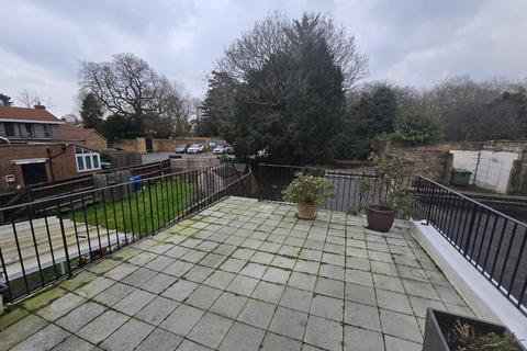 3 bedroom maisonette to rent, Dulwich Village, London, SE21