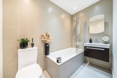 2 bedroom flat for sale, Dawes Road, London SW6