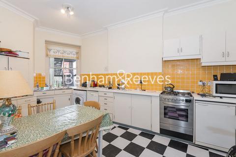 1 bedroom apartment to rent, Kensington Court, Kensington W8