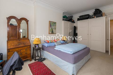 1 bedroom apartment to rent, Kensington Court, Kensington W8