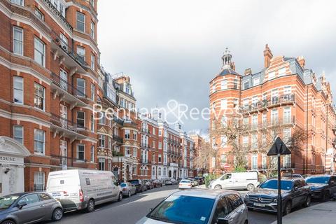 1 bedroom apartment to rent, Kensington Court, Kensington W8