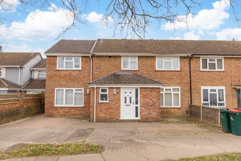 5 bedroom end of terrace house for sale, Cherry Lane, Crawley RH11