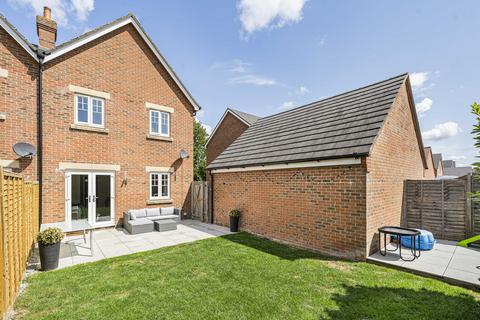 14 Badgers Drive, Wantage, OX12 9WJ