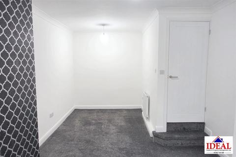 76 The Park, Woodlands, Doncaster, DN6 7RN