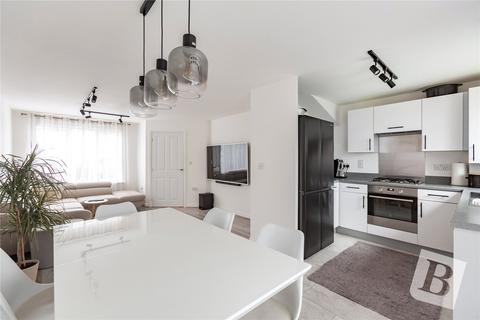 2 Sunliner Way, South Ockendon, RM15 5FS