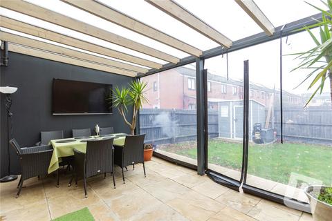 2 Sunliner Way, South Ockendon, RM15 5FS