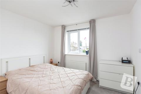 2 Sunliner Way, South Ockendon, RM15 5FS