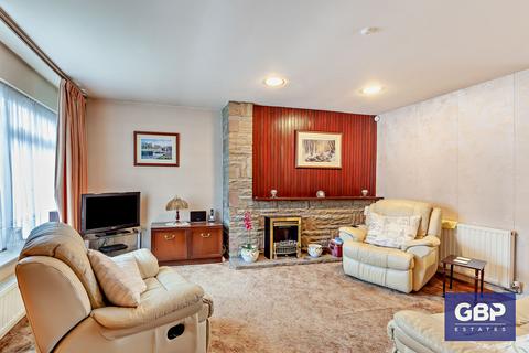 15 Jubilee Close, Romford, RM7 9LU