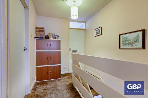 15 Jubilee Close, Romford, RM7 9LU