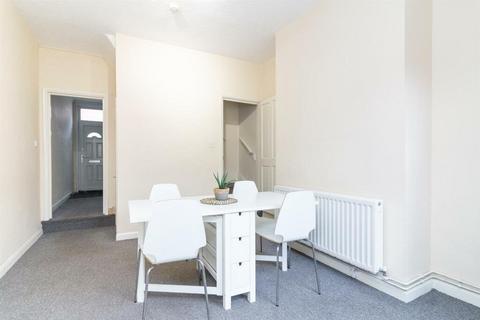 2 bedroom terraced house to rent, Chippendale Street, Nottingham, Nottinghamshire, NG7