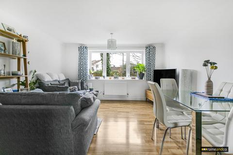 2 bedroom flat for sale, York House, North Drive, Old Hatfield