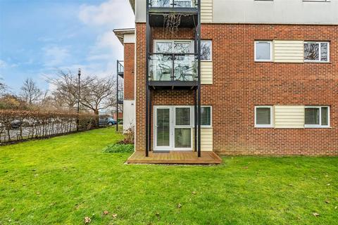 2 bedroom apartment for sale, PARK VIEW ROAD, LEATHERHEAD, KT22