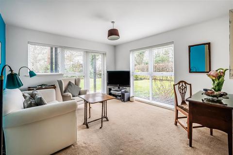 2 bedroom apartment for sale, PARK VIEW ROAD, LEATHERHEAD, KT22